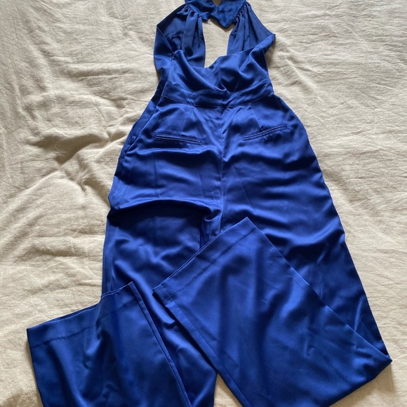 Sleeveless Halter Jumpsuit - Picture 7 of 8